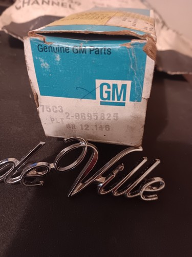 1973-1984 Cadillac DeVille Script Emblem Badge 9695825 - Picture 3 of 3