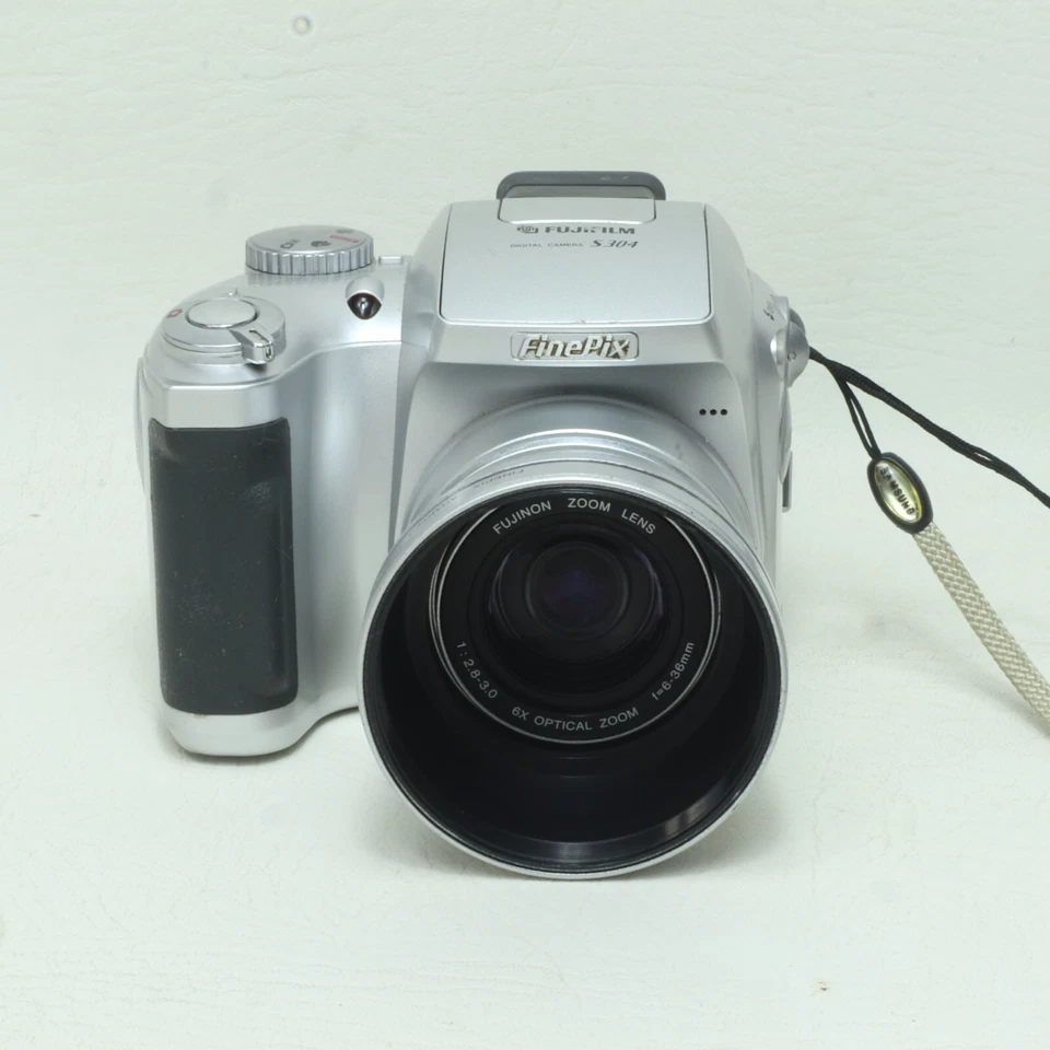 Fujifilm FinePix S304 3.2MP Digital Camera -  No Card, photo 2 of 5