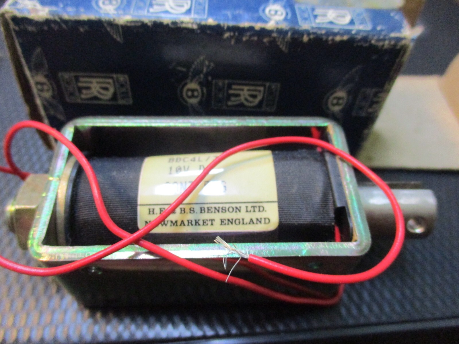 Rolls Royce Silver Spur, Spirit, Bentley 8, Turbo R trunk unlocking solenoid