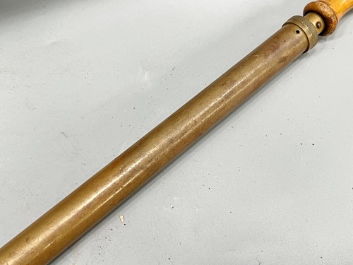 ANTIQUE BRASS PUMP SPRAYER WOOD HANDLE GARDEN WATER ROSE SYRINGE - Picture 4 of 9