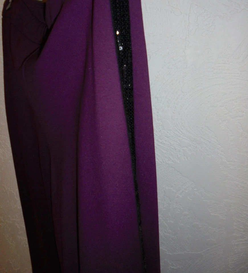 Pantalón Joan Rivers Signature Borgoña Negro Lentejuelas Laterales Talla Mediana Foto 4 de 4