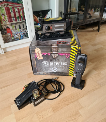 Hasbro Haslab Ghostbusters Two in the Box Ghost Trap & P.K.E. Meter