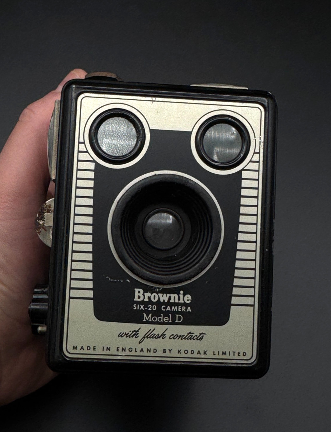 Vintage 1950's Retro Kodak Brownie Six-20 Model D Box Camera - Tested & Working