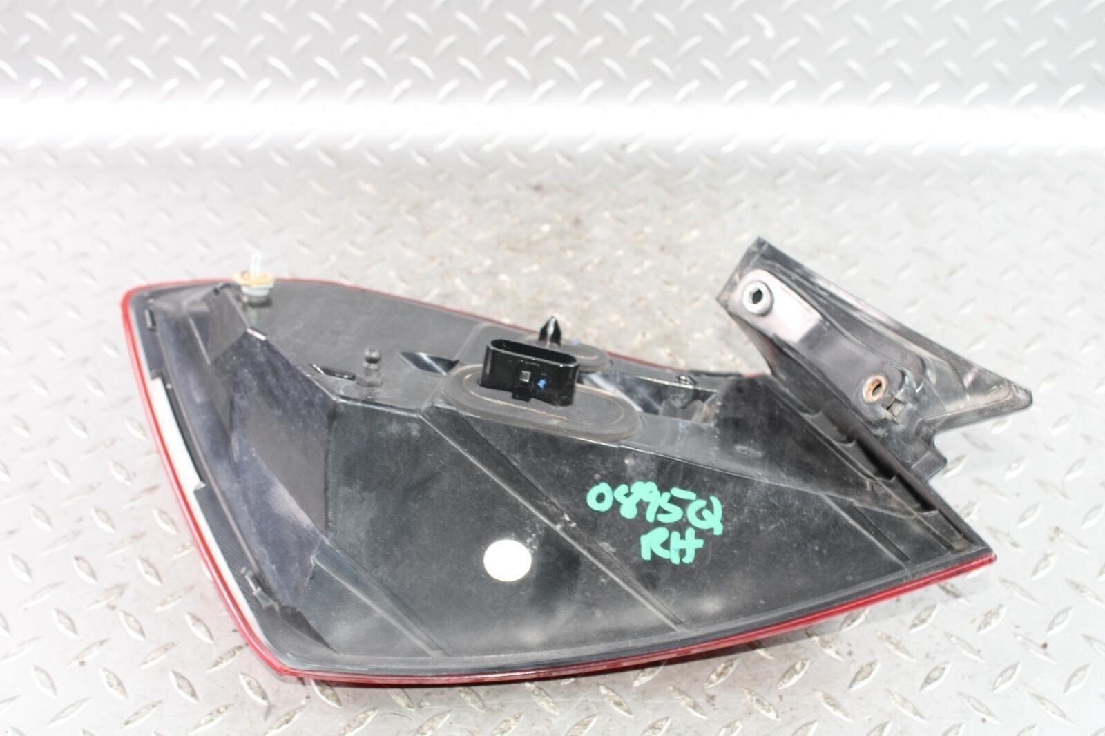 14-19 Ghibli Quarter Panel Passenger Taillight Tail Light Lamp Lens Factory OEM