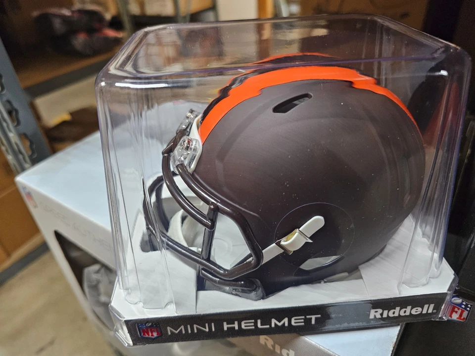 Cleveland Browns Casco Riddell Réplica Mini Velocidad 2025 Sobre el Campo Alterna Foto 4 de 4