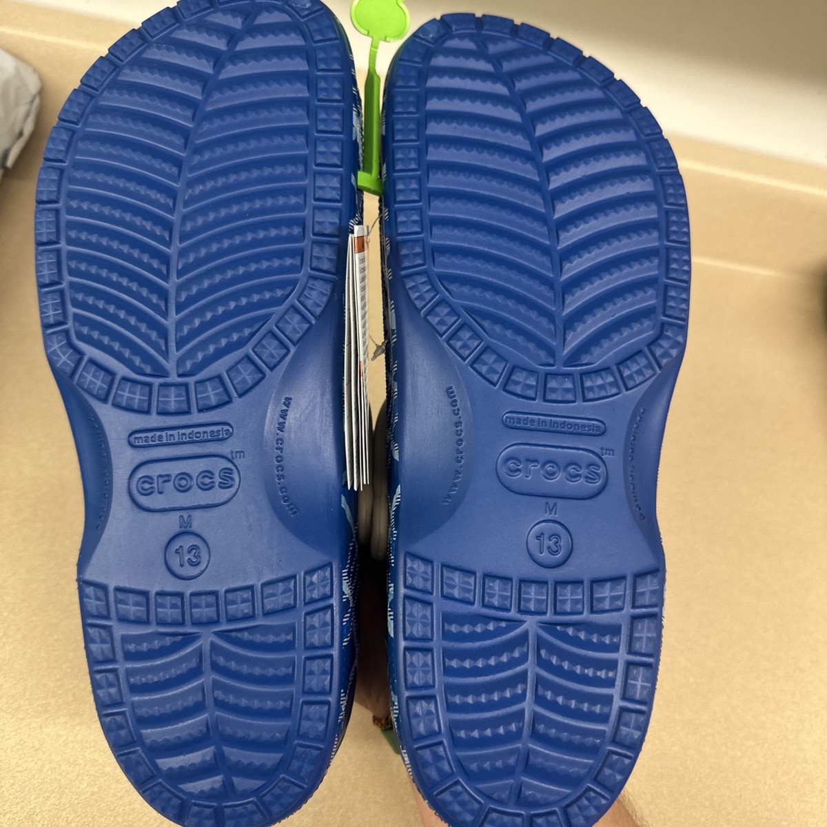NWT Crocs Baya Holiday Plaid Clogs Blue Jean Sandals Unisex 