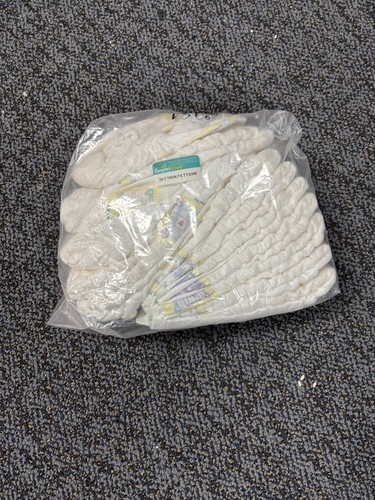 Bag of 13 Pampers Diapers