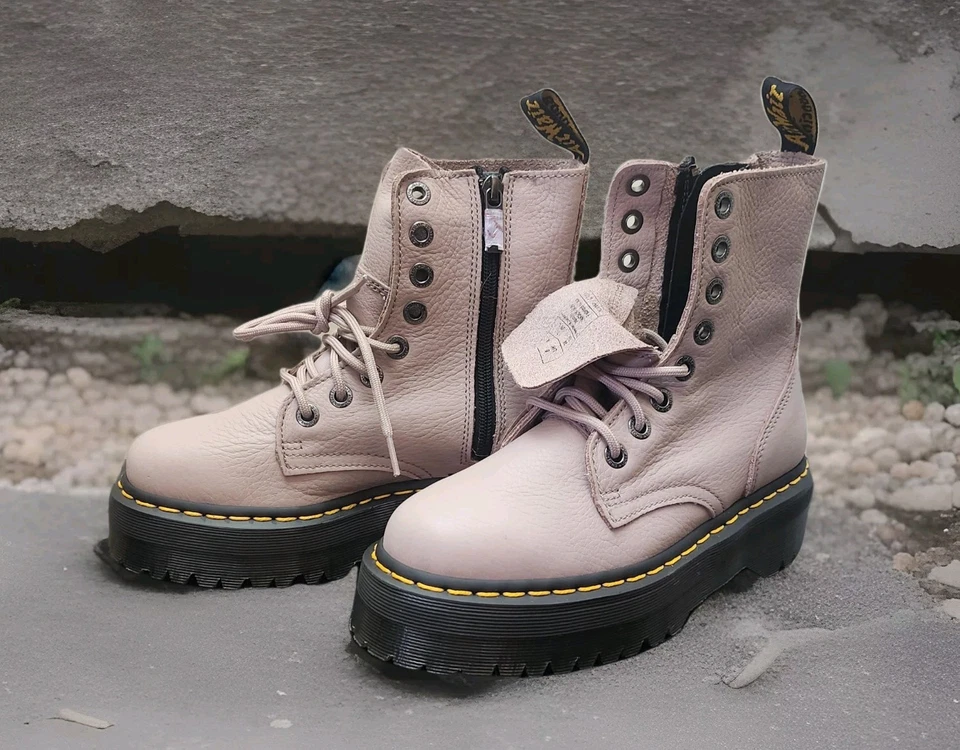 NUEVO Dr. Martens Jadon III Cuero Plataforma Cremallera Lateral Taupe con Talla 7us Precio de venta sugerido por el fabricante 220 US $ Foto 3 de 4