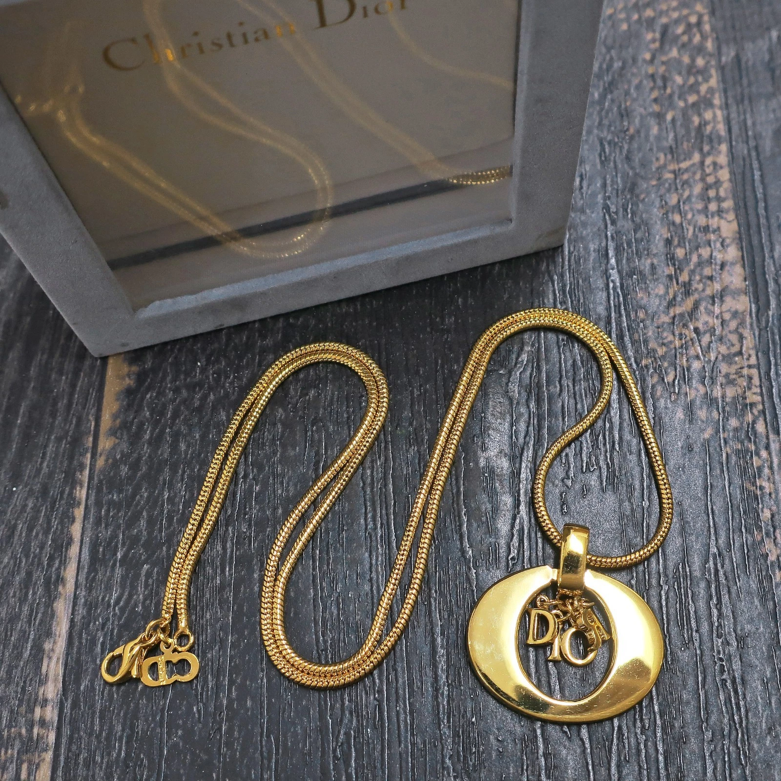 Collana con ciondolo catena rotonda logo placcato oro Christian Dior #929c rialzo