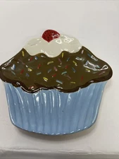 Boston Warehouse Cupcake Shaped Desert Plate Blue/Brown/White 2004 6 1/4"