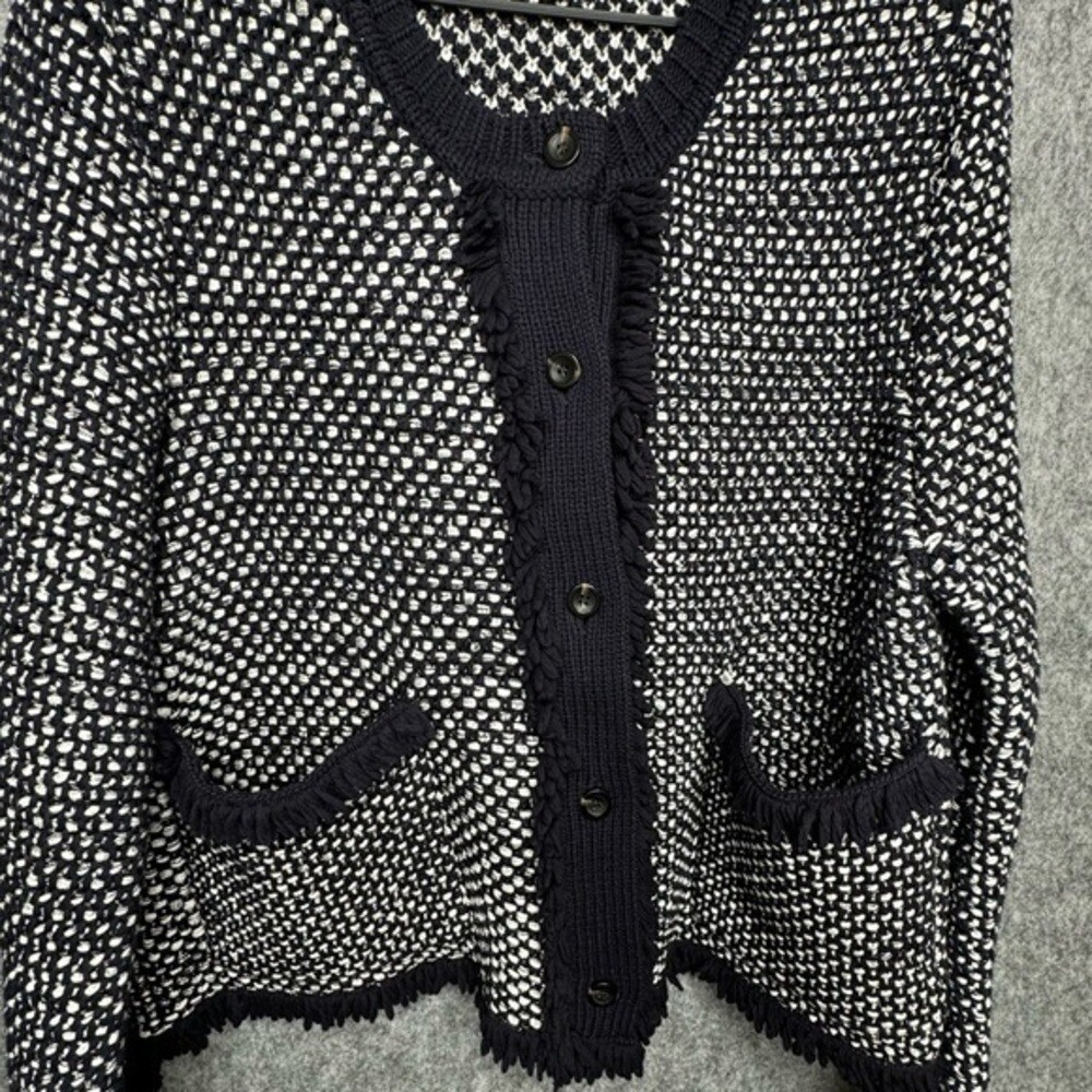 Picture 4 of 9