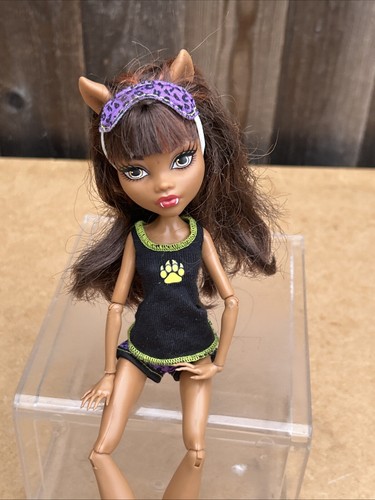 Monster High Doll Dead Tired Clawdeen Wolf - Picture 3 of 11