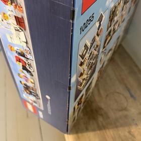 LEGO Creator Expert Assembly Square (10255) New and Sealed