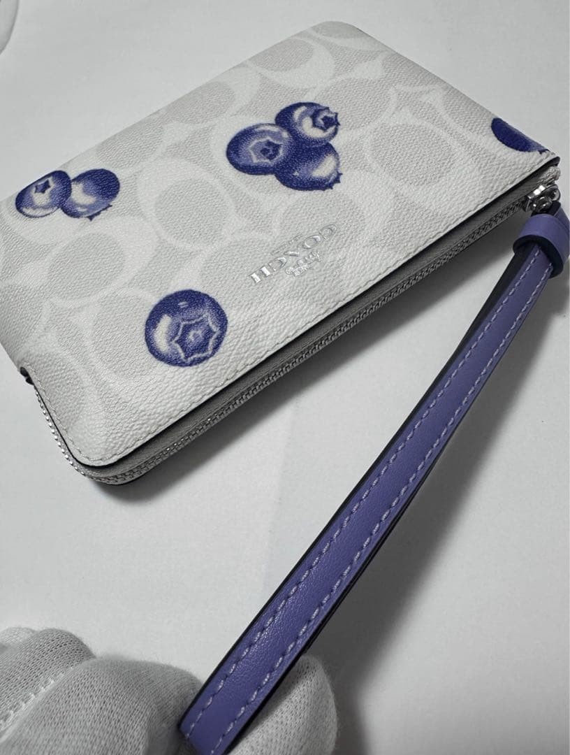 COACH Corner Zip Wristlet Signature Canvas Blueberry From Japan image 7