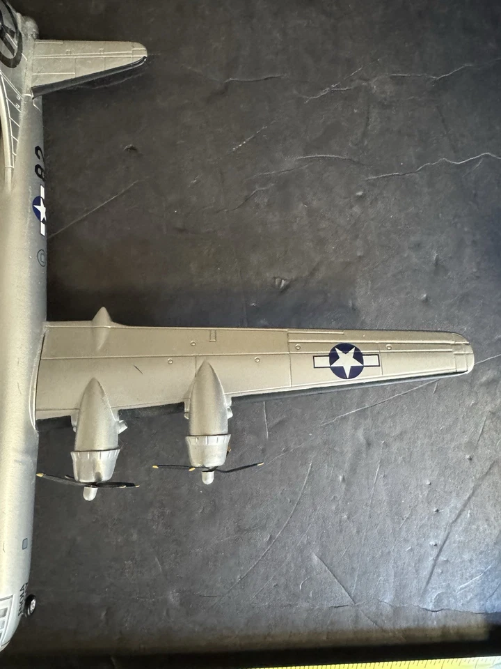 АРХИВ АВИАЦИИ CORGI 1:144 BOEING B29 СУПЕРКРЕПОСТЬ - ENOLA ГЕЙ - Изображение 2 из 4