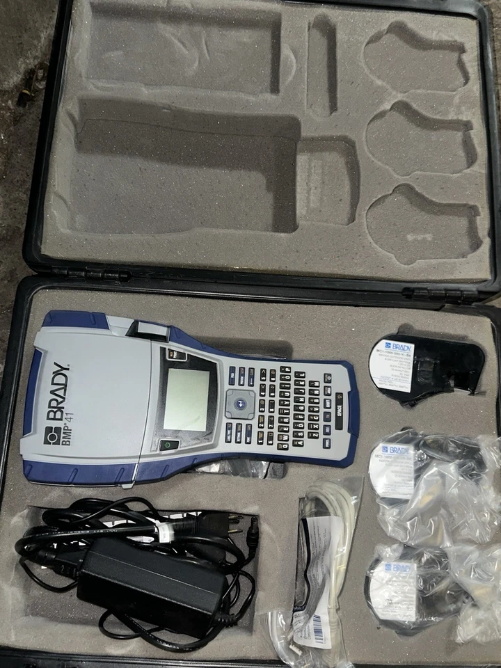Brady BMP41 Handheld Industrial Label Printer with Hard Case - Image 2 of 4