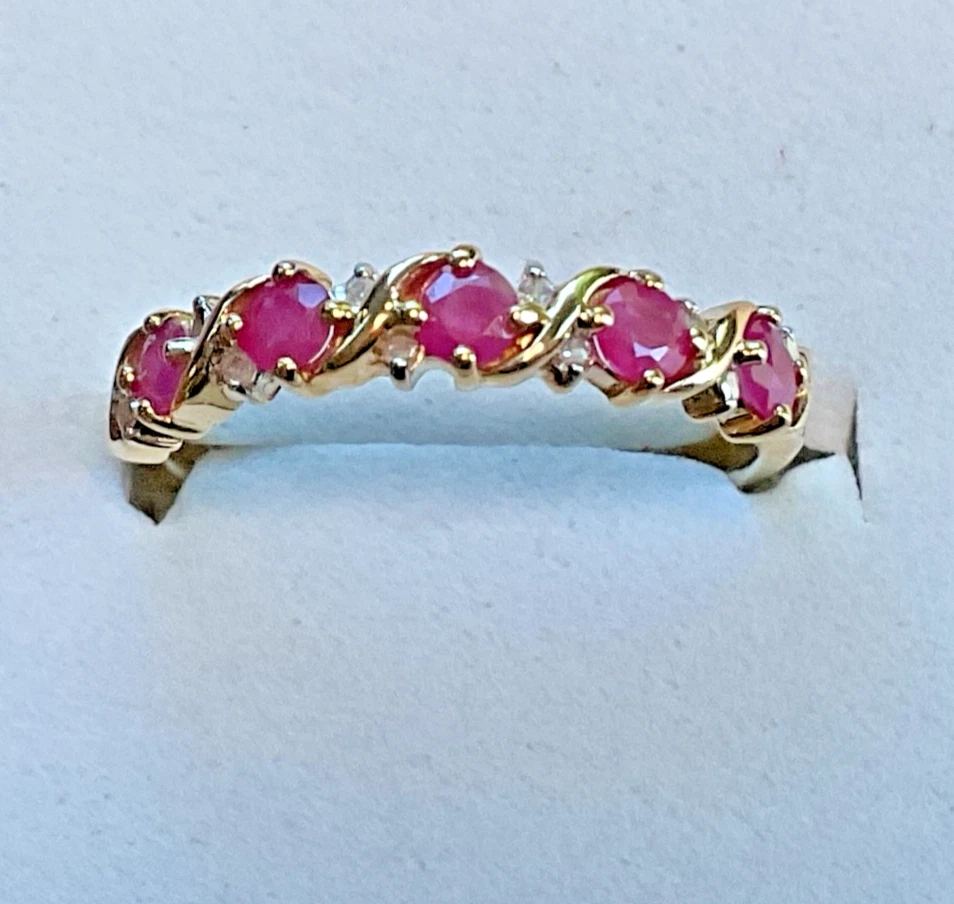 NEW 10K Yellow Gold Ruby & Diamond Band Ring Size 8 - Image 2 of 4