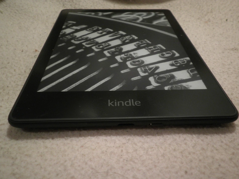 KINDLE PAPERWHITE EBOOK 11° GEN. 32GB SIGNATURE EDITION WIFI OTTIMO PERFETTO - Immagine 4 di 4