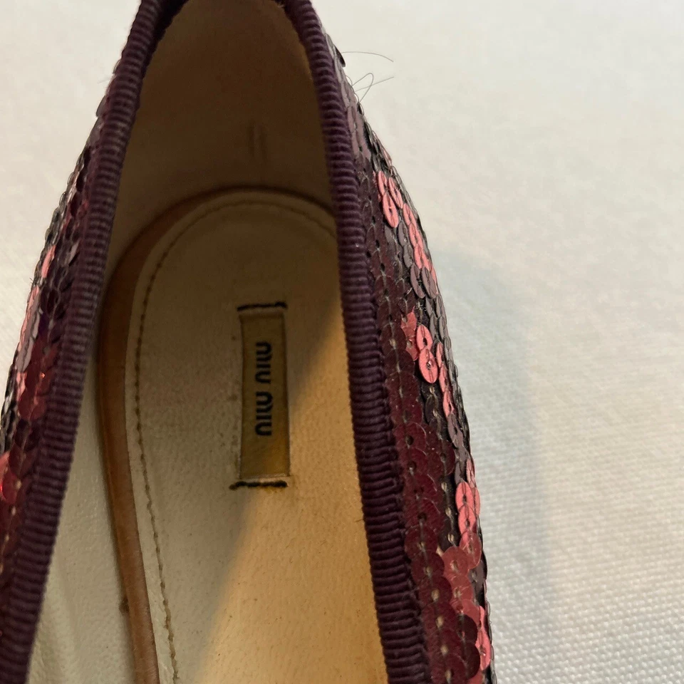 Miu Miu Burgundy Sequin Ballet Flats Bow Sz 39½ Designer Luxury Sparkly Holiday - Image 2 of 4