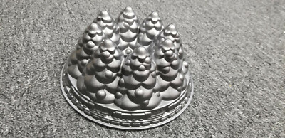 Nordic Ware ''Holiday Tree Bundt'' Pan, 8 Christmas Trees Mold, 10 Cup USA,