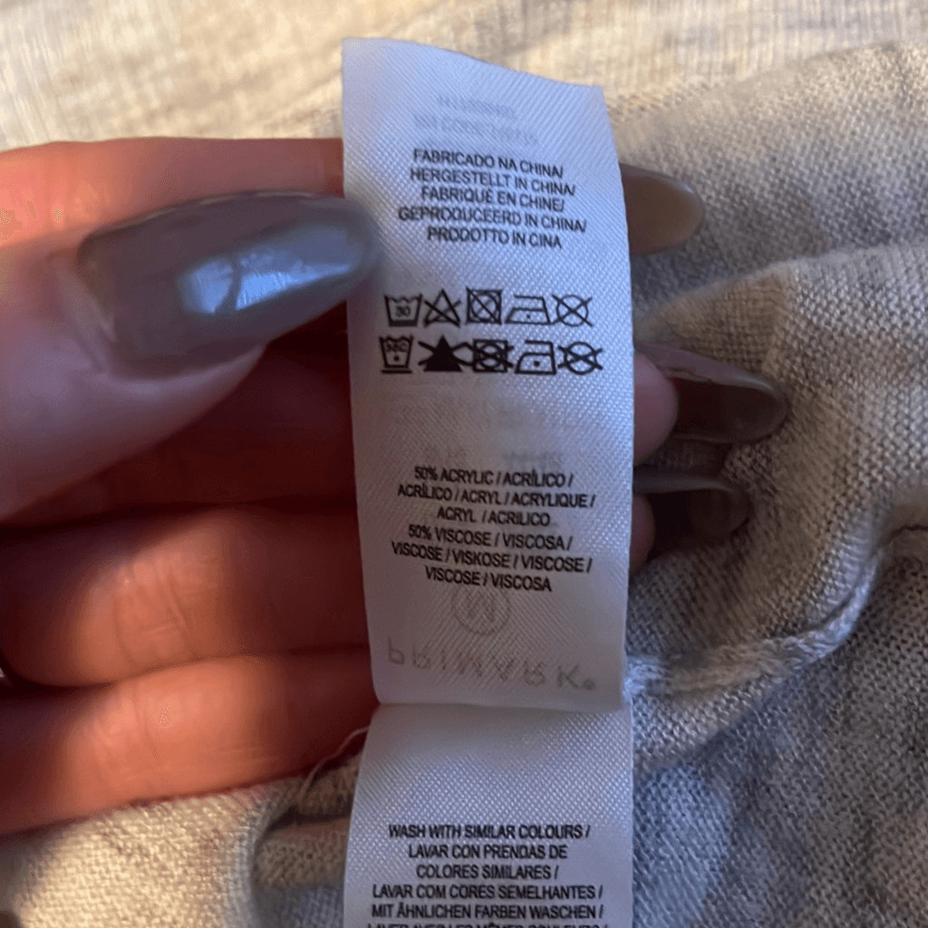 Primark Women's Gray High Low Hem Side Vent V-Neck Long Sleeve Top image 7