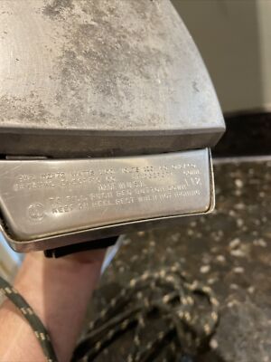 Vintage GE General Electric Steam & Dry Iron 1100 Watts Cloth Cord