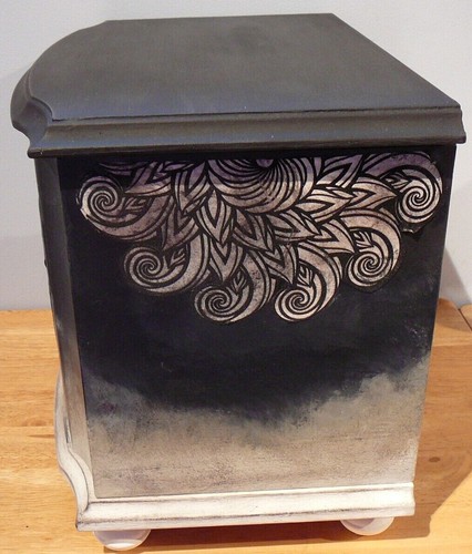 Hand Painted Black & White Jewelry Box Abstract Floral Geometric Bombay Co - Picture 5 of 12