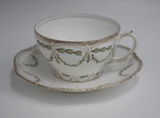 ANTIQUE RS PRUSSIA PORCELAIN LAUREL GARLAND T...
