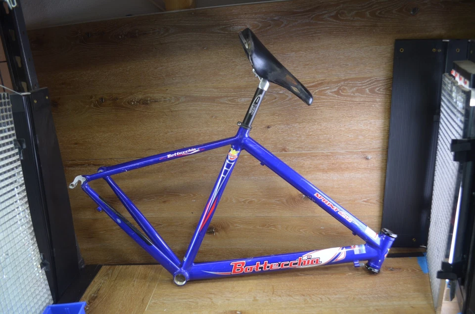 Bicicleta de Carreras de Carretera Bottecchia Sprint BZ.562 Azul 18 Velocidades Hecha en Italia Horquilla de Bicicleta Foto 2 de 4