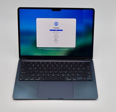 Apple MacBook Air 13.6  M2 8GB 256GB SSD 2022 MLY33LL/A 8 Core CPU 8 Core GPU
