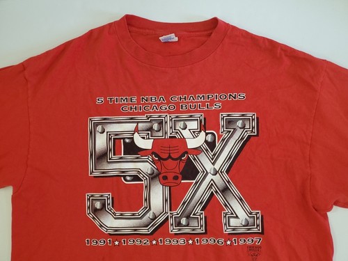 Vintage Logo 7 Chicago Bulls Size 2XL Red 5X Champs Single Stitch T-Shirt - Picture 2 of 11