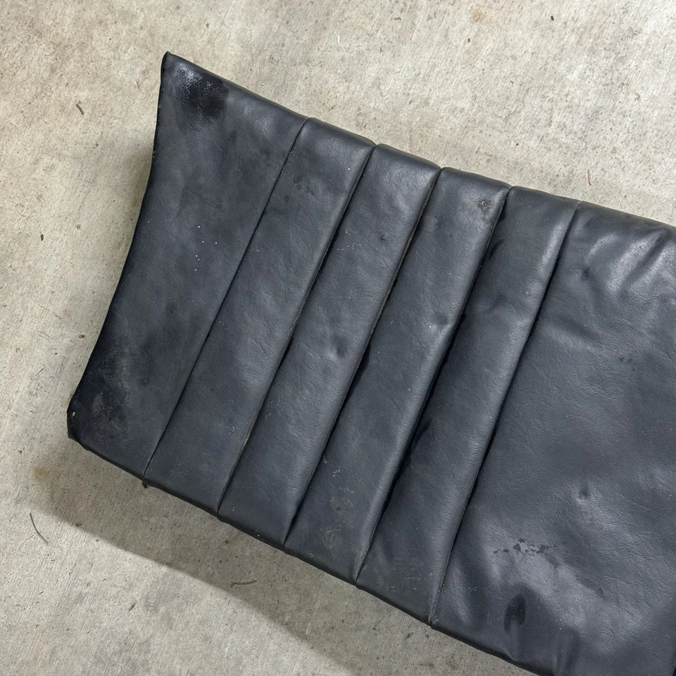 Asiento trasero inferior inferior vinilo negro Porsche 356 A Foto 2 de 4