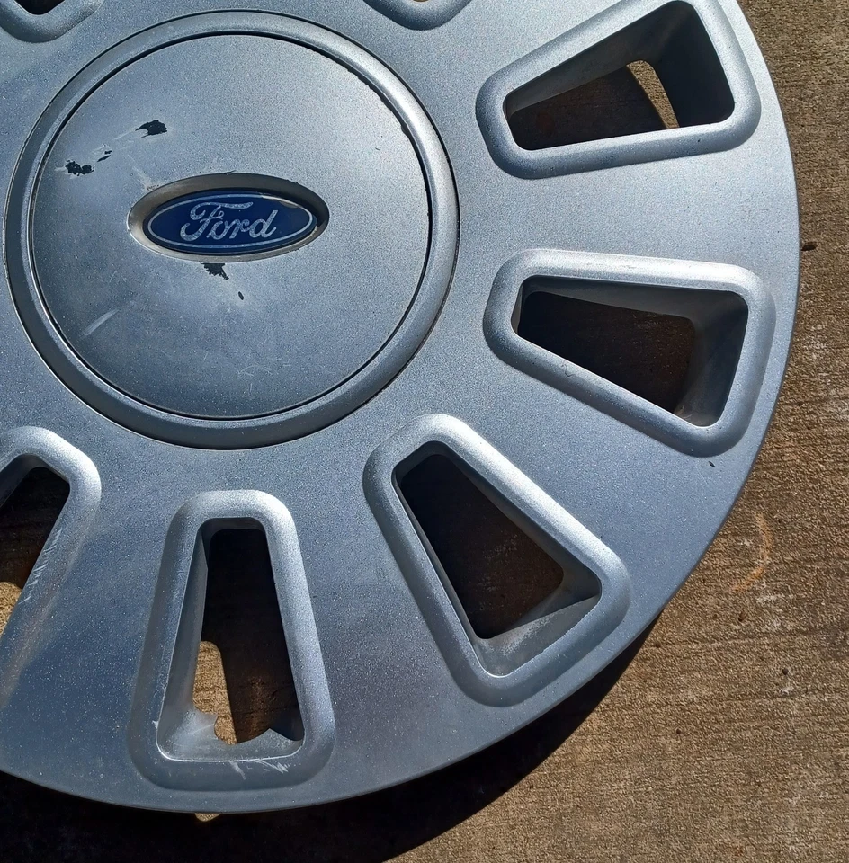 Tapacubos Ford Crown Victoria 2006-2011, se adapta a rueda de 17", pieza # 7W73 1130 AE 7050 01 Foto 4 de 4