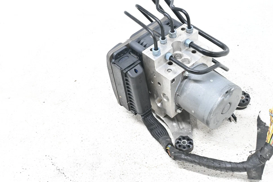 Conjunto de módulo de bomba de freno antibloqueo ABS DSC TRACCIÓN TRASERA BMW F01 F02 OEM 740Li 740i 750i B7 Foto 4 de 4