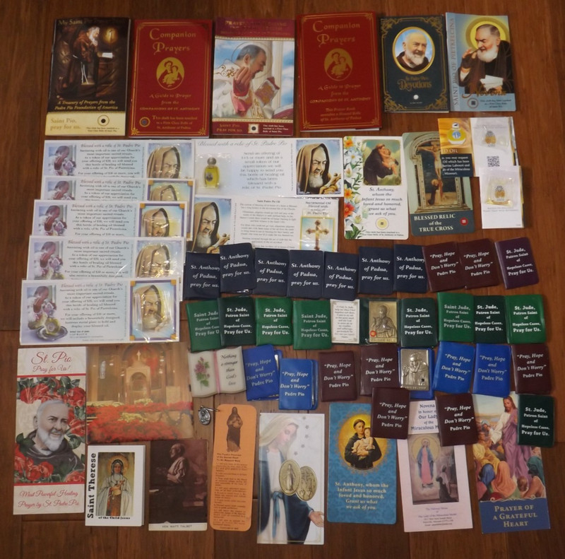 Lot Saint Pio prayer booklet Anthony Jude True Cross folder relic medal oil card