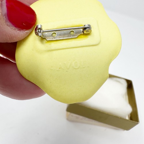 Vintage Avon 1981 Pansy Yellow Purple Porcelain Pin New in Box - Picture 2 of 8