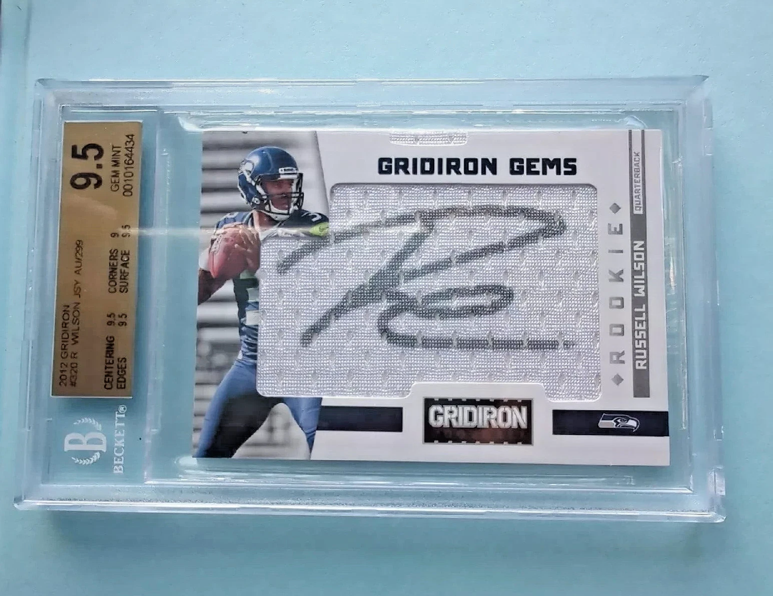 Russell Wilson Panini Gridiron Rookie Gridiron Gems #320 Jersey