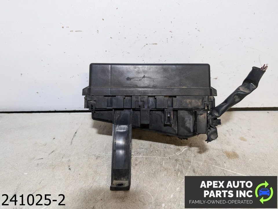 OEM 2005-2009 Nissan Xterra 4.0L Engine Fuse Box Junction Relay Box - Image 4 of 4