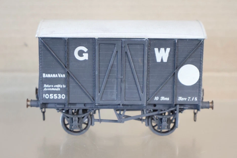 PECO Set Gebaut O Anzeige GWR Grau 12 Tonnen Banane Van Waggon 105530 Avonsmouth