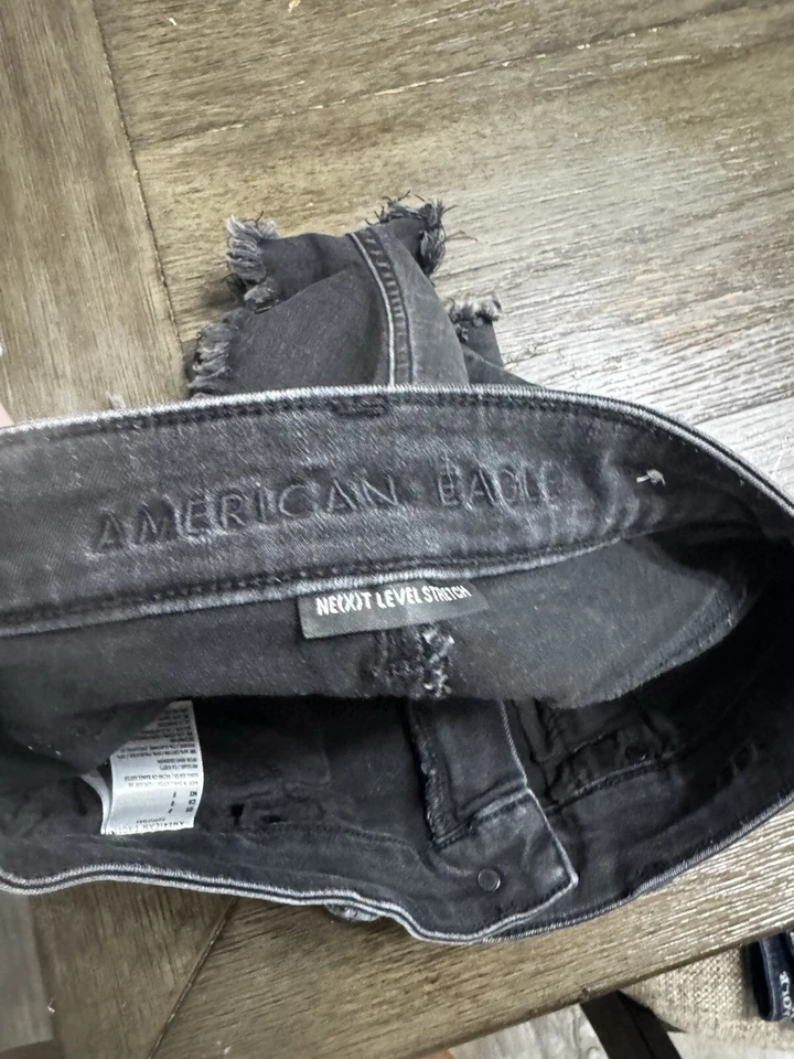 Pantalones cortos American Eagle talla 8 Foto 3 de 4