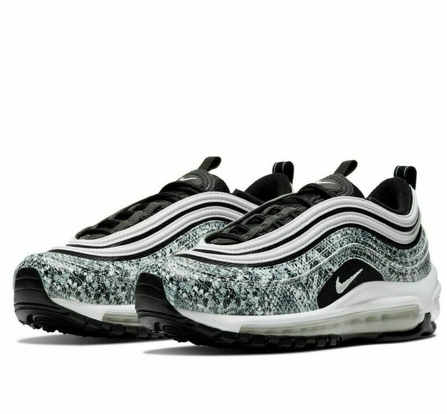 nike women's snakeskin shoes