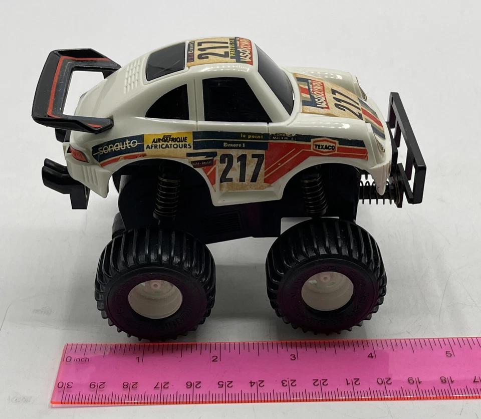 VINTAGE VTG VW BEETLE PLASTIC BRAZIL 80’S Monster Car Tires TOY As Is See Pics - Image 4 of 4