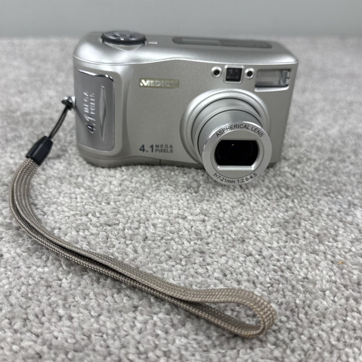 Medion MD 9801 4.1MP Digital Camera 3X Optical Zoom Silver Tested