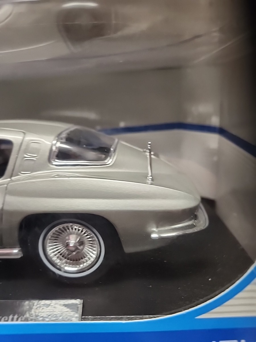 ミニカー 1965 MAISTO CHEVROLET CORVETTE 1/18 41jIcXPe6NL.jpg