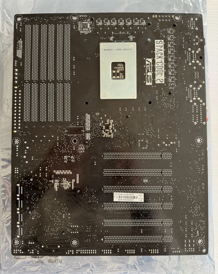 Motherboard ASUS P6T6 WS REVOLUTION LGA1366 DDR3 X58 ATX + I/O SHIELD +DIAG CAR - Imagen 4 de 4