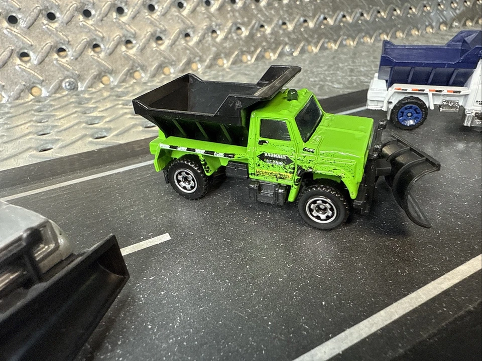 1995 Matchbox Chevrolet Highway Maintenance Грузовик Chevy Highway Dept Лот из 3 - Изображение 3 из 4