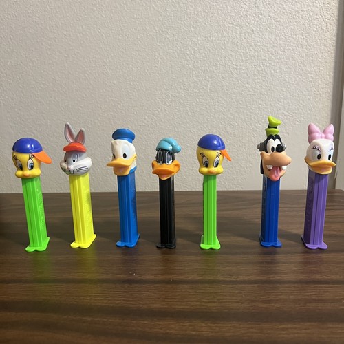 Looney Tunes Pez Dispensers Set Of 7 - Vintage Bugs Daffy Tweety bugs bunny 