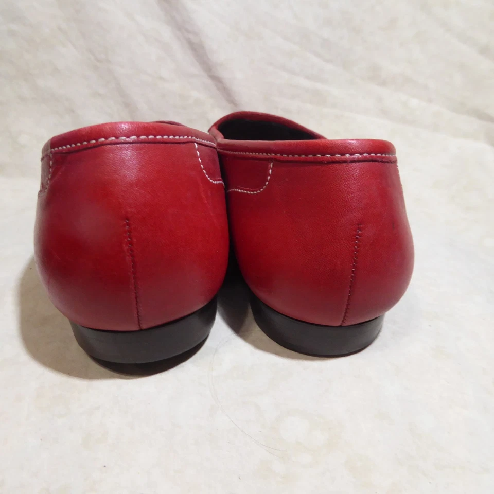 🩰 Lápiz labial plano sin cordones Enzo Angiolini 8,5 M cuero rojo; detalles cosidos Foto 3 de 4