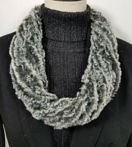 Women Soft Faux Fur Necklace Infinity Scarf Magnetic Clasp Accessory - Picture 3 of 22