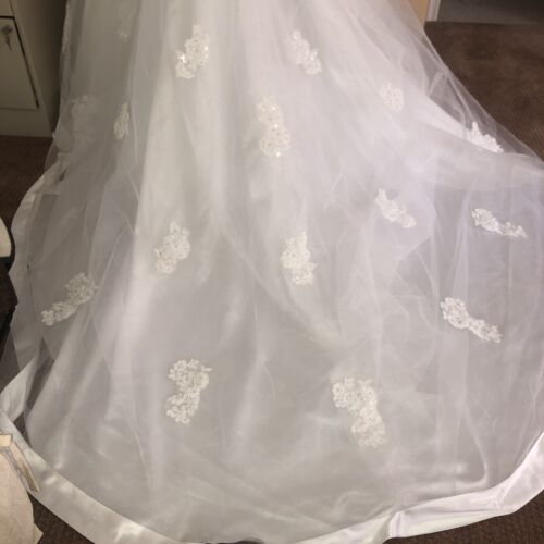 LADY ELEANOR Davids Bridal White Wedding Dress Size 12 Long Train Tulle Pearl - Picture 6 of 11